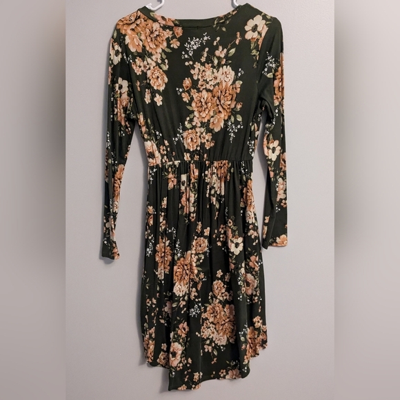 Bundle of 2 Neesees Dresses - Size Medium - Picture 3 of 5